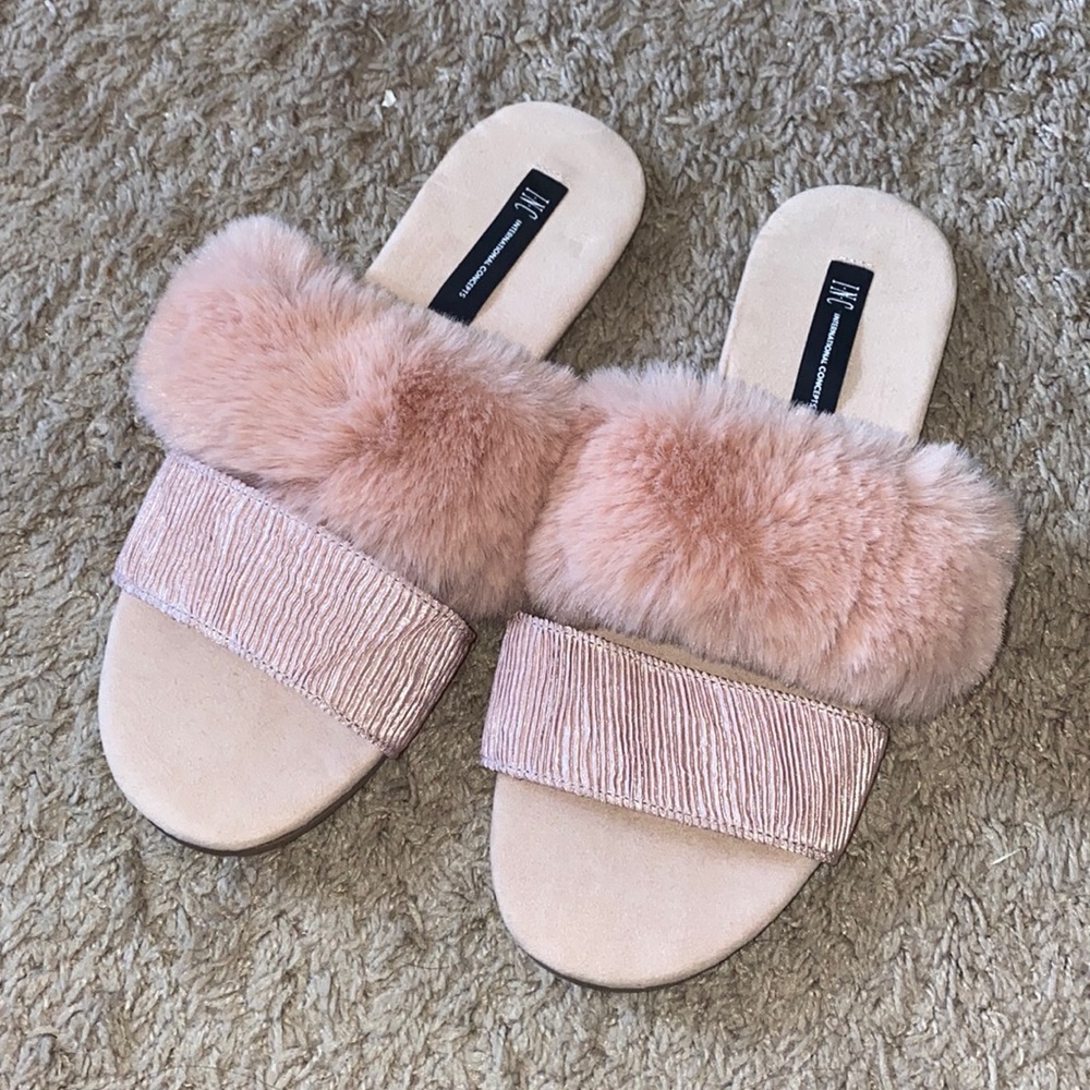 Pink fur sandals - size 7-8
